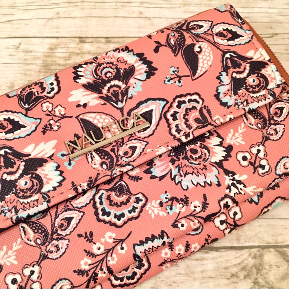 Nautica Wallet Zip Around - Pink Floral Design - Picture 2 of 6